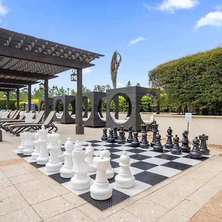אורלנדו Cozy & Elegant 4Br Enchanted Townhouse - 1 Mile To Disney With Resort Pool, Gym, & Jacuzzi מראה חיצוני תמונה