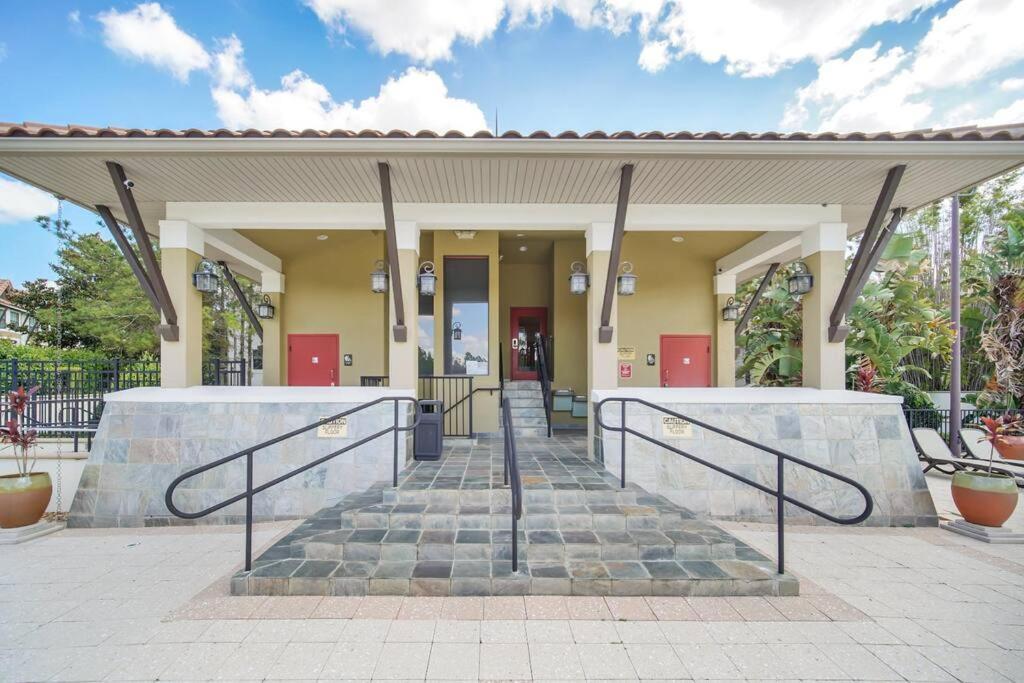אורלנדו Cozy & Elegant 4Br Enchanted Townhouse - 1 Mile To Disney With Resort Pool, Gym, & Jacuzzi מראה חיצוני תמונה