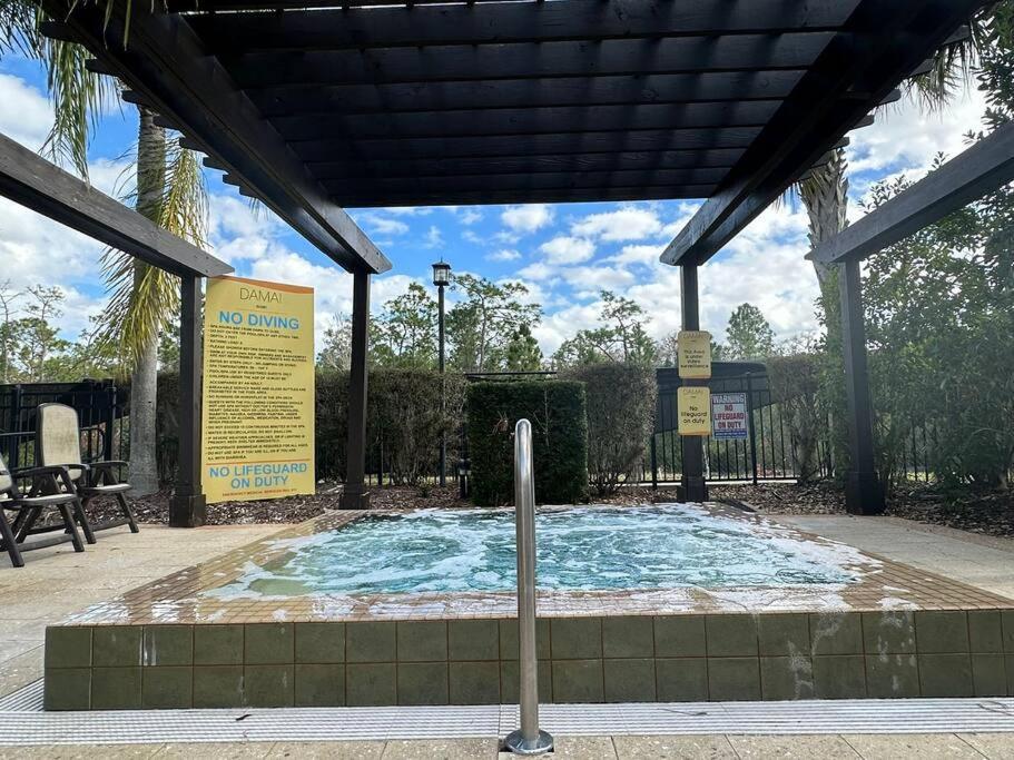 אורלנדו Cozy & Elegant 4Br Enchanted Townhouse - 1 Mile To Disney With Resort Pool, Gym, & Jacuzzi מראה חיצוני תמונה