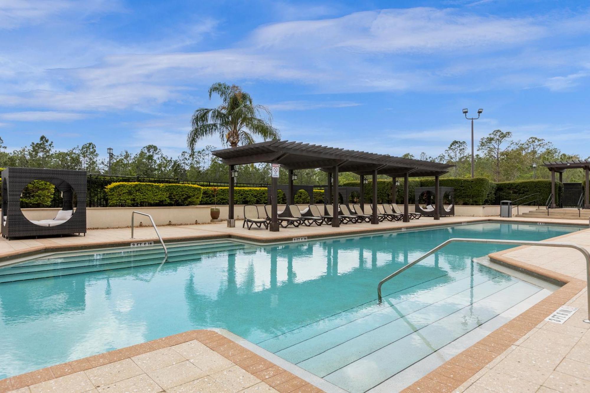אורלנדו Cozy & Elegant 4Br Enchanted Townhouse - 1 Mile To Disney With Resort Pool, Gym, & Jacuzzi מראה חיצוני תמונה