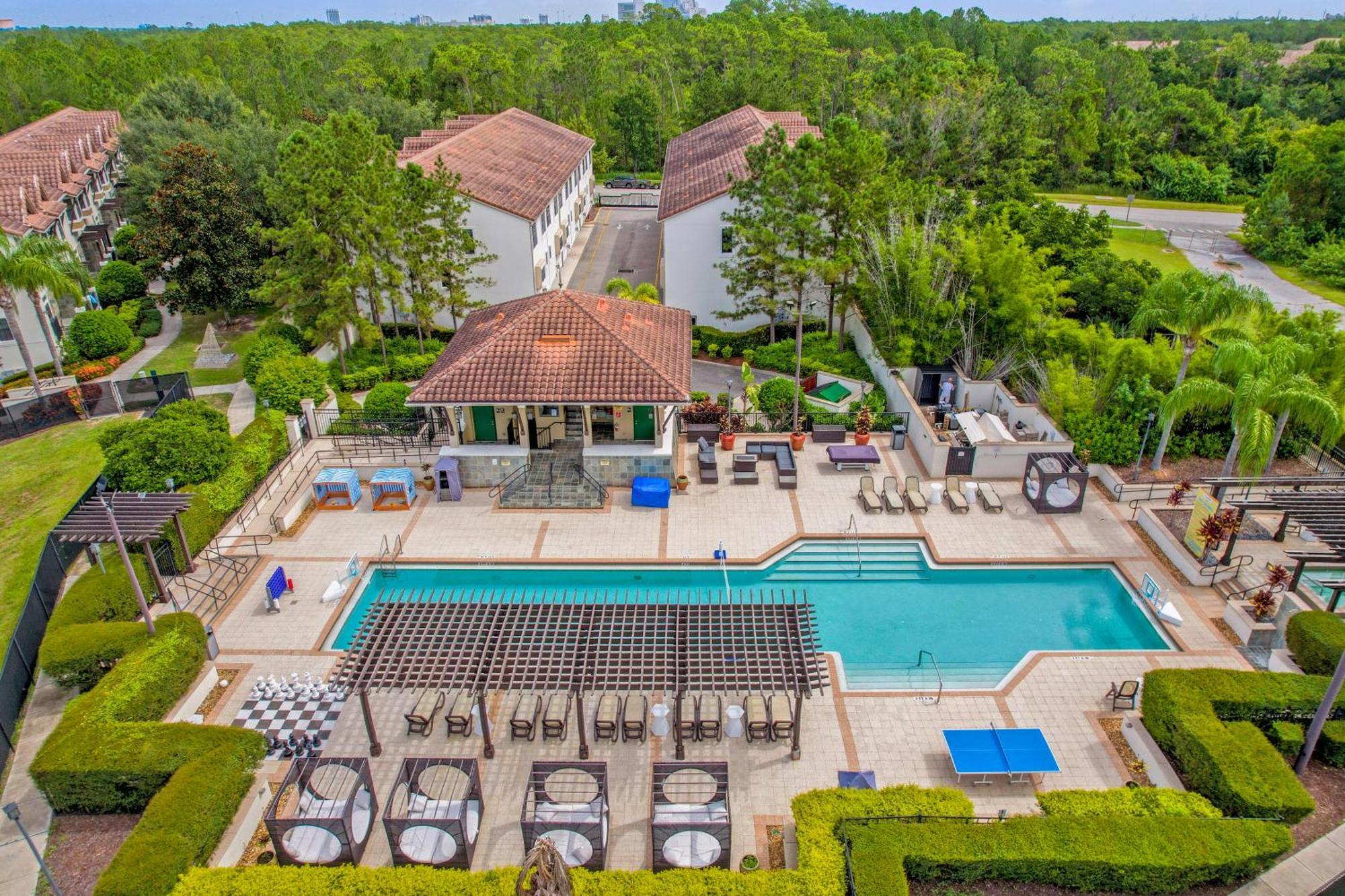 אורלנדו Cozy & Elegant 4Br Enchanted Townhouse - 1 Mile To Disney With Resort Pool, Gym, & Jacuzzi מראה חיצוני תמונה