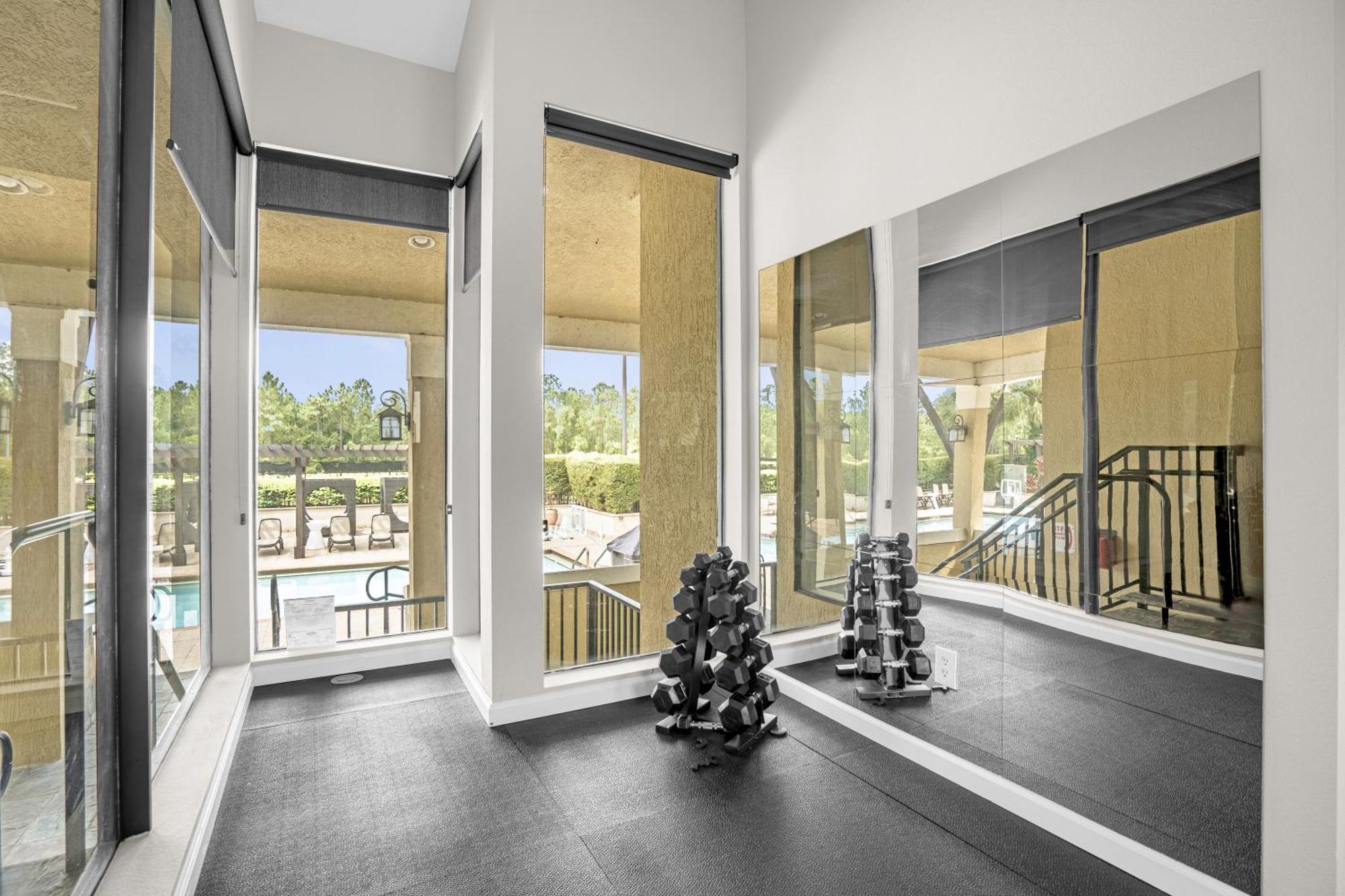 אורלנדו Cozy & Elegant 4Br Enchanted Townhouse - 1 Mile To Disney With Resort Pool, Gym, & Jacuzzi מראה חיצוני תמונה