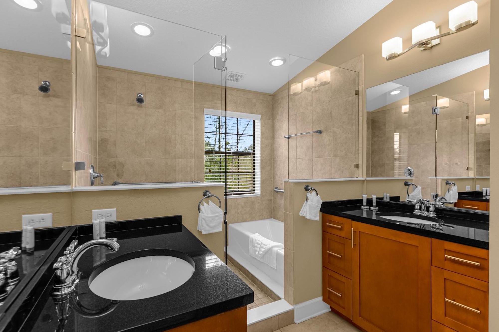 אורלנדו Cozy & Elegant 4Br Enchanted Townhouse - 1 Mile To Disney With Resort Pool, Gym, & Jacuzzi מראה חיצוני תמונה