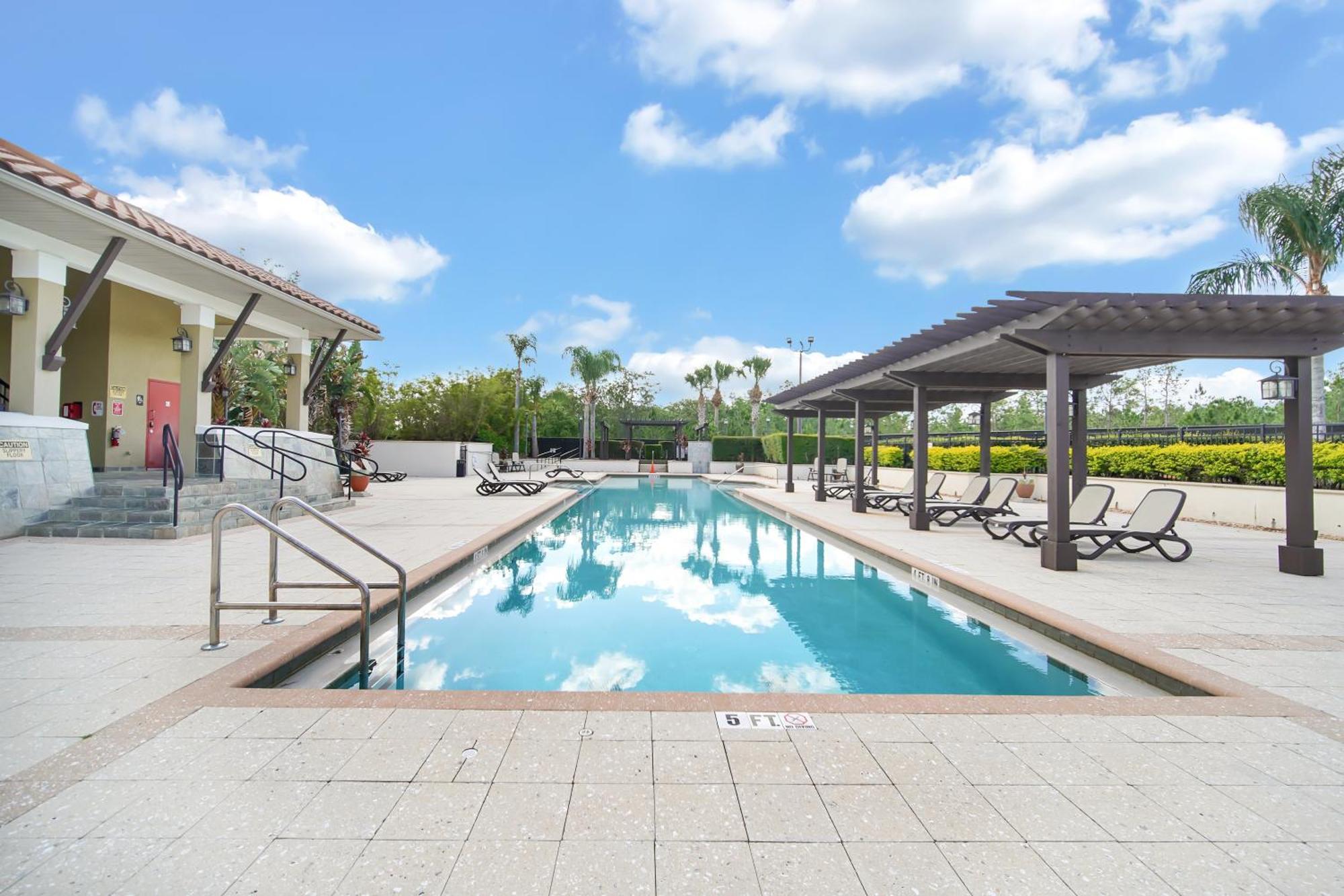 אורלנדו Cozy & Elegant 4Br Enchanted Townhouse - 1 Mile To Disney With Resort Pool, Gym, & Jacuzzi מראה חיצוני תמונה