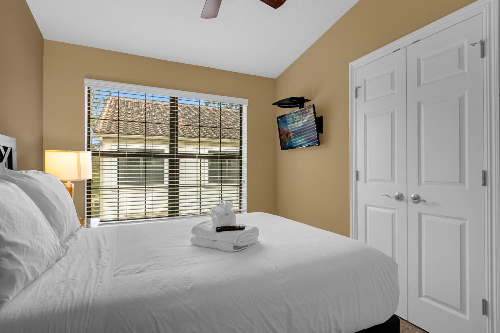 אורלנדו Cozy & Elegant 4Br Enchanted Townhouse - 1 Mile To Disney With Resort Pool, Gym, & Jacuzzi מראה חיצוני תמונה