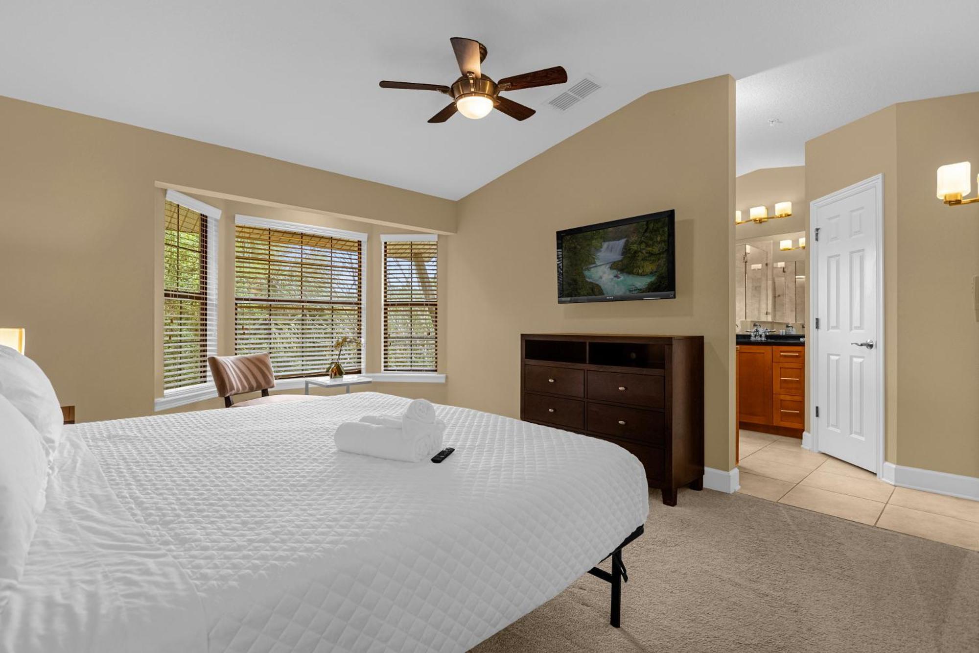 אורלנדו Cozy & Elegant 4Br Enchanted Townhouse - 1 Mile To Disney With Resort Pool, Gym, & Jacuzzi מראה חיצוני תמונה